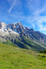 Fototapeta premium Italian alpine landscape in summer on the Tour du Mont Blanc 