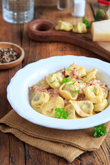 Tortellini alla Panna wie beim Italiener