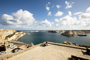 Fototapeta premium Breathtaking view of Grand Harbour from Upper Barrakka Gardens in Valletta