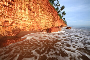 Pha Daeng Beach(Fung Daeng beach)is the important natural attraction, special features are a red cliff with a beautiful pattern facing the east.
Bang Saphan Noi District,Prachuap Khiri Khan,Thailand