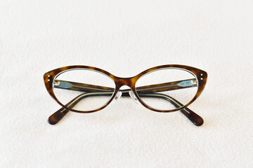 アクリルフレームの眼鏡