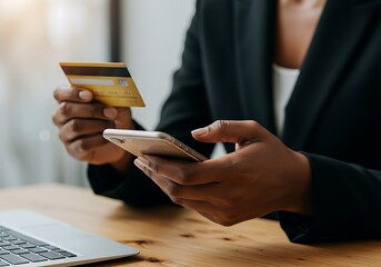 指先の決済、柔らかな光