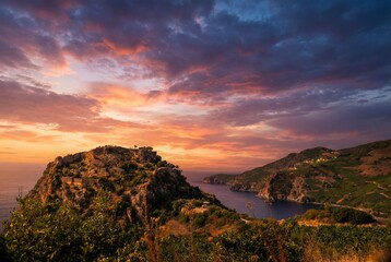 Naklejka premium Delikdeniz Kral Koyu in Gazipasa Alanya natural rock arch and turquoise lagoon at Mediterranean coast ancient Antiochia ad Cragum hole sea cave beach landscape in Antalya Turkey