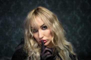 Geheimnis der blonden Sch&ouml;nheit