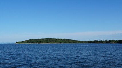 Obraz premium Tranquil Coastal Views of Saku Island, Aichi, Japan