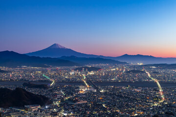 静岡市の朝鮮岩から静岡市街の夜景と富士山