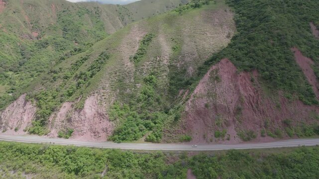 Ruta quebrada de Humahuaca bicicletas motos autos Jujuy Argentina