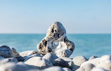Hühnergott  Lochstein  an der  Nordeuropäischen Küste
