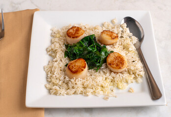 rice with scallops and spinach