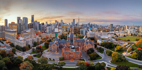 Naklejka premium Toronto, Ontario, Canada Skyline on an Autumn Morning