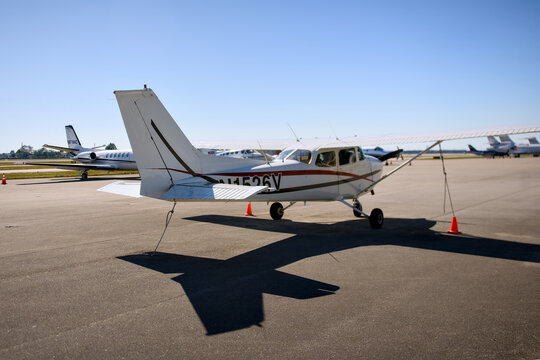 Small private aircraft N4269Y at Miami airport, December 31 2025