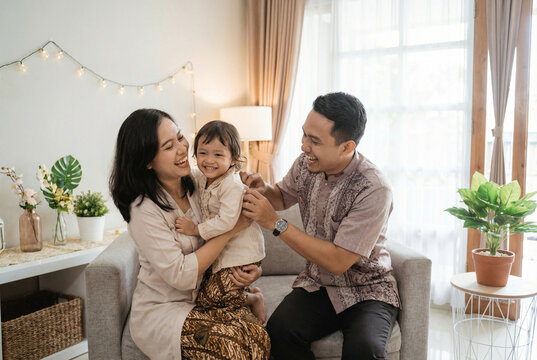 the warm atmosphere of a family during Eid al-Fitr