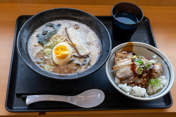 ラーメンと焼豚丼セット