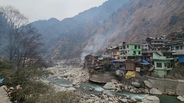 Gurudwara sahib manikaran kullu himachal pradesh. Gurudwara shri manikaran sahib view from private parking manikaran village, manikaran village bridge video.