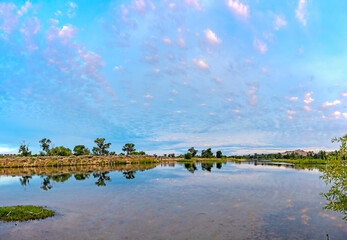 Naklejka premium Boise River summer morning in Idaho