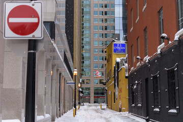 Naklejka premium looking north on Leader Ln to P.J. O'Brien Irish Pub & Restaurant (located at 39 Colborne St), Toronto