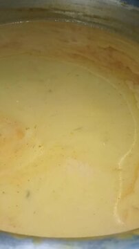 Making yougrt karahi on big pot