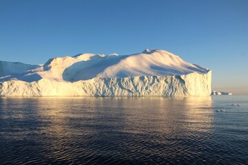 Big iceberg in Disko Bay, Ilulissat, Greenland © s.a.m.
