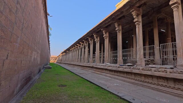 Srirangam 1000 pillar, Aayiram Kaal Mandapam, 1000 stone pillars mandapam, Ayirangal Mandapam builted by Sundara Pandiyan Srirangam, Tiruchirapalli, Tamil Nadu, South India. dedicated to Ranganatha.