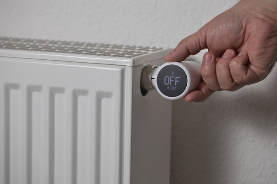 Smart Radiator Thermostat Turned Off for Energy Saving