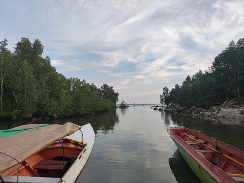 boat on the miang island