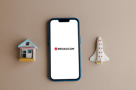 Broadcom Inc: Global Semiconductor Leader, Chip Innovation, Networking Solutions, Wireless Technology, Enterprise Storage & High-Performance Computing Hardware