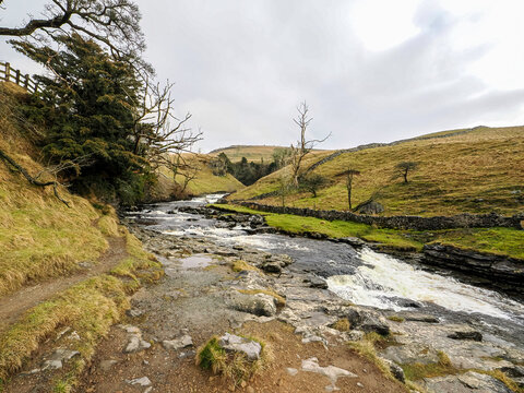 Ingleton Waterfalls Trail, Yorkshire &ndash; Scenic Forest Waterfall Landscape