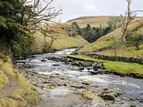 Ingleton Waterfalls Trail, Yorkshire &ndash; Scenic Forest Waterfall Landscape