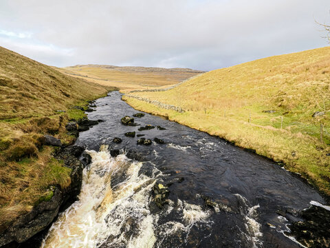 Ingleton Waterfalls Trail, Yorkshire &ndash; Scenic Forest Waterfall Landscape