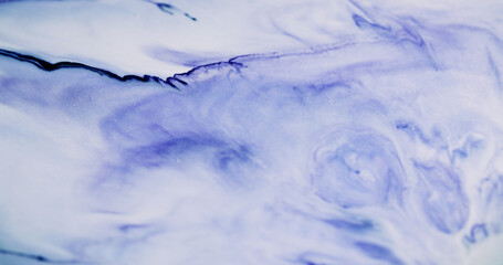Obraz premium Blur pigment blend. Paint flow. Blue color dye wave dissolving on white acrylic background. Abstract art texture curl ink emulsion.