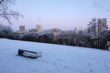 Paysage urbain exceptionnel sous la neige sur l'&icirc;le de Nantes