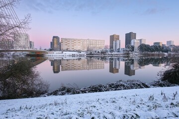 Paysage urbain exceptionnel sous la neige sur l'&icirc;le de Nantes