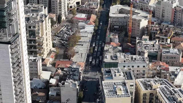 Aerial Savion View Jerusalem Modern Urban Skyline

Drone footage shows Savion View Jerusalem highrise neighborhood dense urban development January 1 2026 Israel

