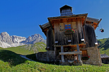 originale baita a Fuciade (Val di Fassa, Trentino)