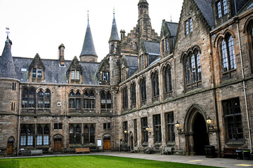 Fototapeta premium Historic Courtyard of the University of Glasgow