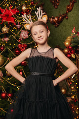 Naklejka premium Playful Christmas Girl