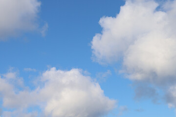 Obraz premium Blue sky background with white cloud