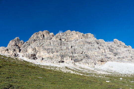 Abend in den Sextner Dolomiten im Herbst