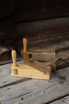 Traditional artisanal wooden ratchet. Rotating idiophone instrument used in liturgical (Holy Week) and folk traditions.