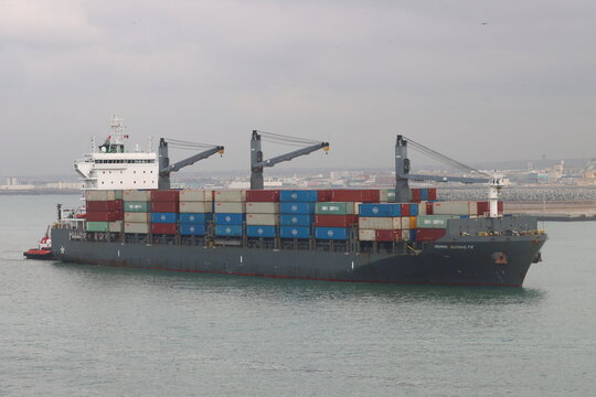 MIMMI SCHULTE (IMO 9743473, MMSI 563024600), a container ship built in 2017, arriving in Casablanca, Africa on 31st December 2025