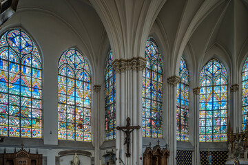 Fototapeta premium Bouvines, France le 15 août 2025 : Église Saint-Pierre à Bouvines, village situé dans le département du Nord en région Hauts de France