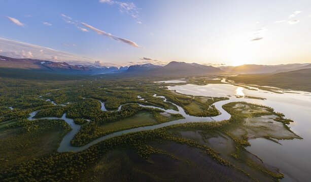River delta of the Laddjujohka River, Lake Paittasj&auml;rvi, Kebnekaise Massif in the back, Nikkaluokta, Lapland, Sweden