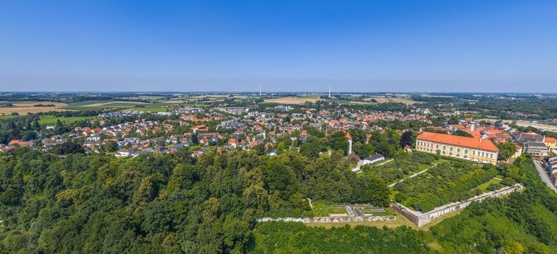 Luftbild der Kreisstadt Dachau an der Amper nordwestlich von M&uuml;nchen