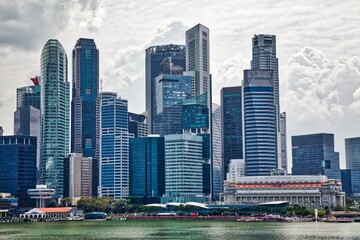 Fototapeta premium Singapore City downtown core skyline seen across Marina Bay. Modern city view.