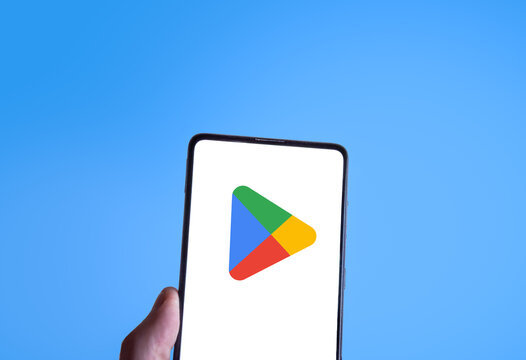 Google Play logo on smartphone. Link&ouml;ping, &Ouml;sterg&ouml;tland, Sweden. 01-20-2026.