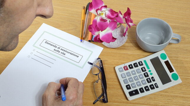 Indicate the question on family life insurance, chosen on the topic to be covered.