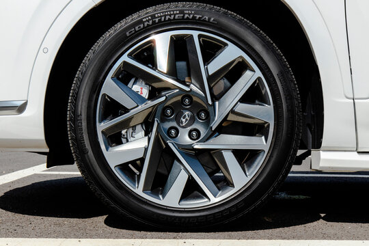 September 26, 2021, Seoul, South Korea - Close-up of a Hyundai Santa Fe 2.5T wheel with Continental tire and N Performance brake caliper