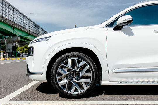September 26, 2021, Seoul, South Korea - White Hyundai Santa Fe 2.5T SUV parked on an asphalt road