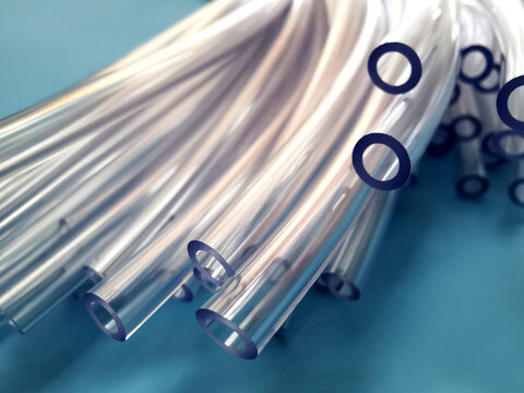 Durchsichtige Plastikschl&auml;uche