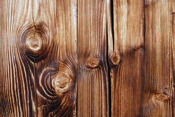 verwitterte Holzoberfläche mit Astlöchern - weathered wooden surface with knotholes © Konstanze Gruber